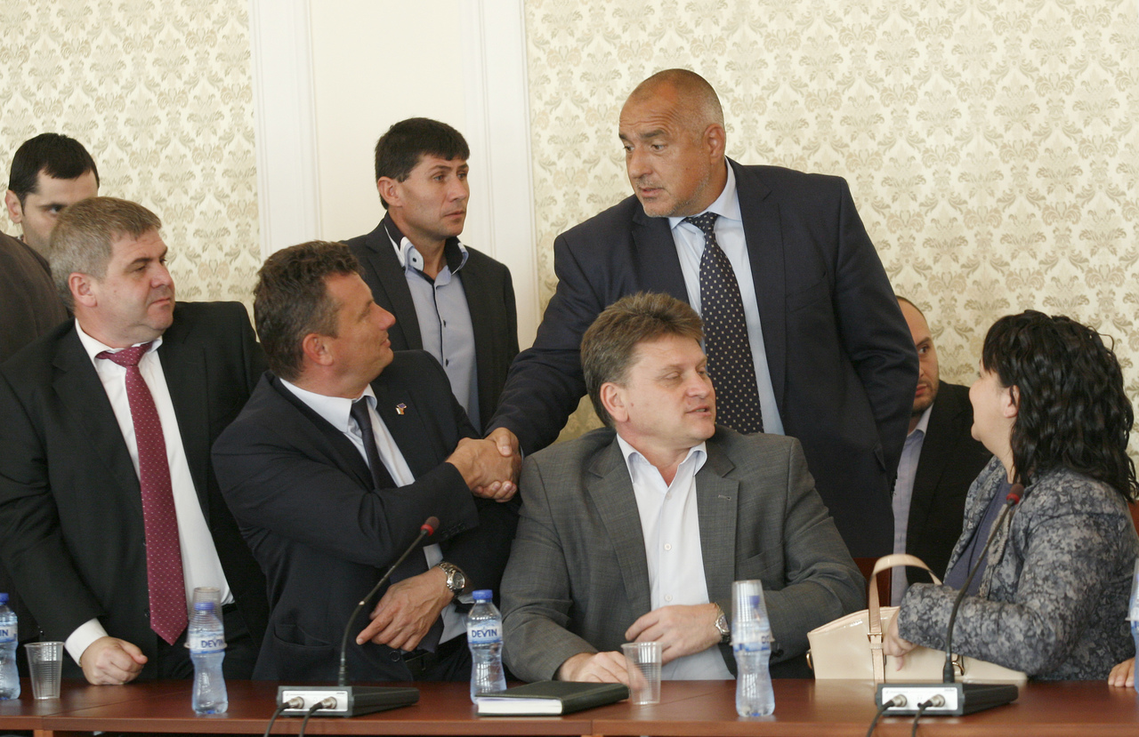ПарламентПГ ГЕРБ се срещна с кметове от партията от цялата страна. Тема на срещата са проблемите в работата между местните власти и централната изпълнителна власт в Република България.Бойко Борисов
