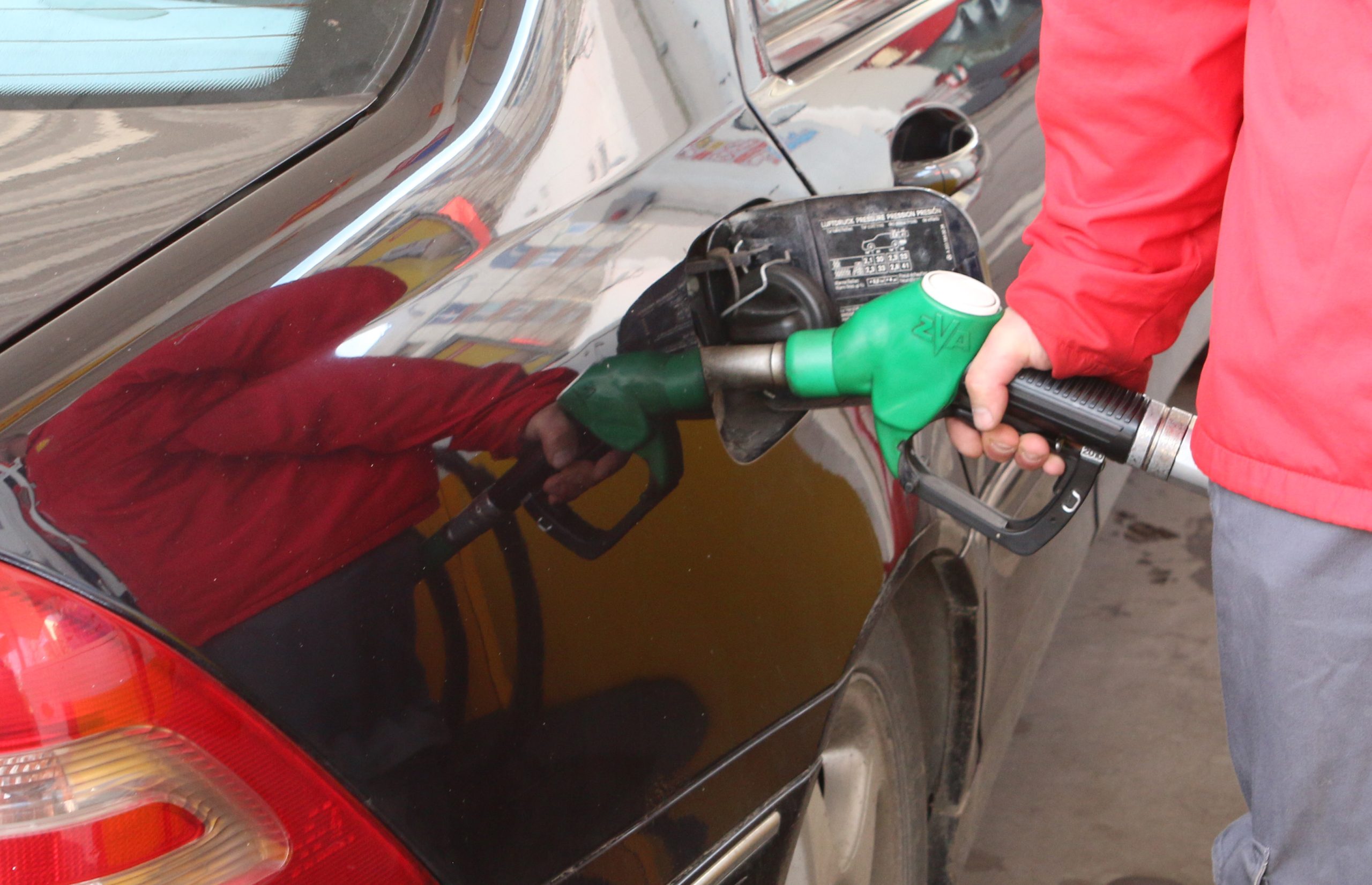 Бензин бензиностанция