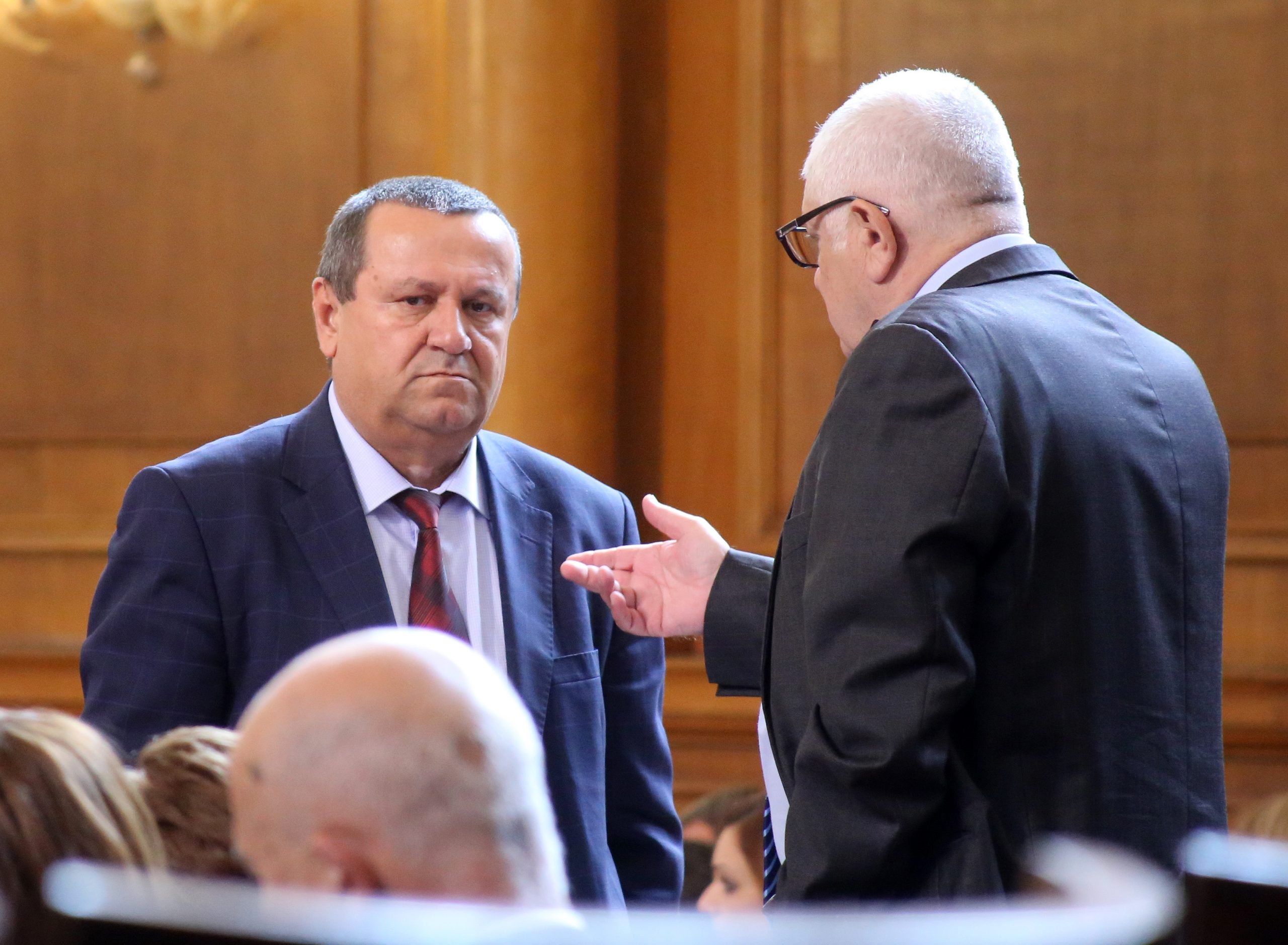 Парламент Хасан Адемов