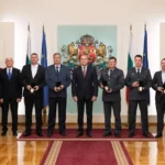 Румен Радев награди пожарникари и доброволци с Почетния знак на президента