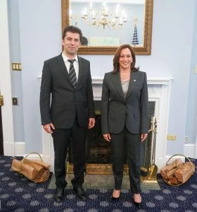 Кирил Петков