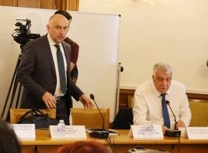 Парламент Комисия по бюджет и финанси Любомир Каримански Румен Гечев