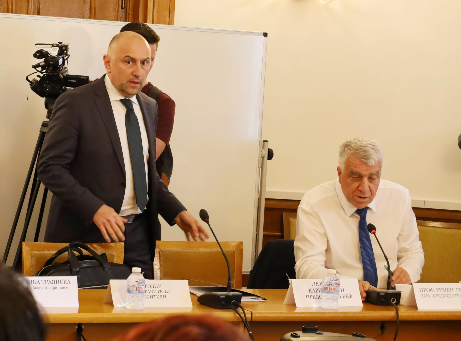 Парламент Комисия по бюджет и финанси Любомир Каримански Румен Гечев