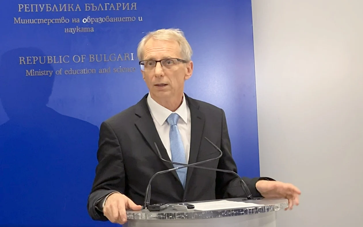 Николай Денков