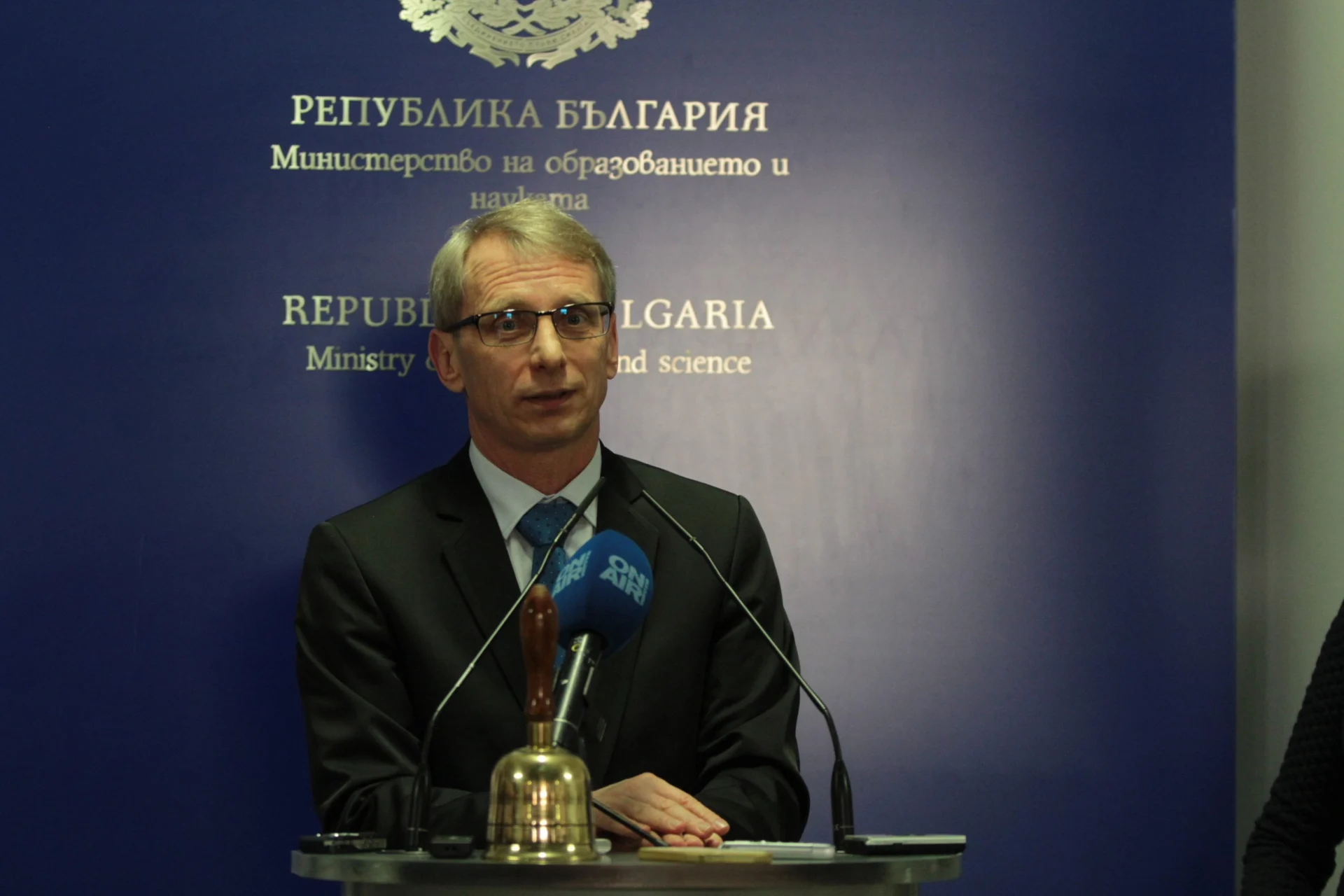 Министерство на образованието смяна на министри Николай Денков - служебен министър на образоването