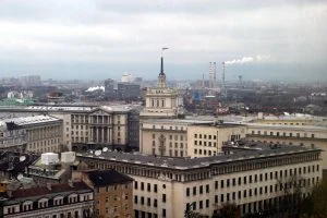 Опозицията смята, че кабинетът в оставка няма законово право да влиза в Съвета за мир