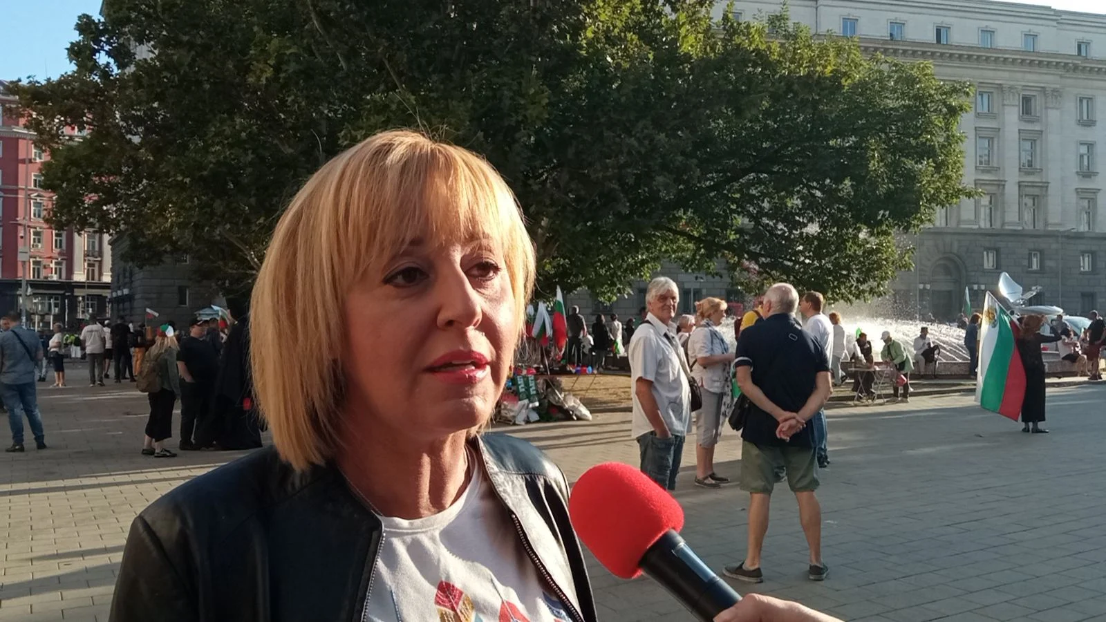 Мая Манолова