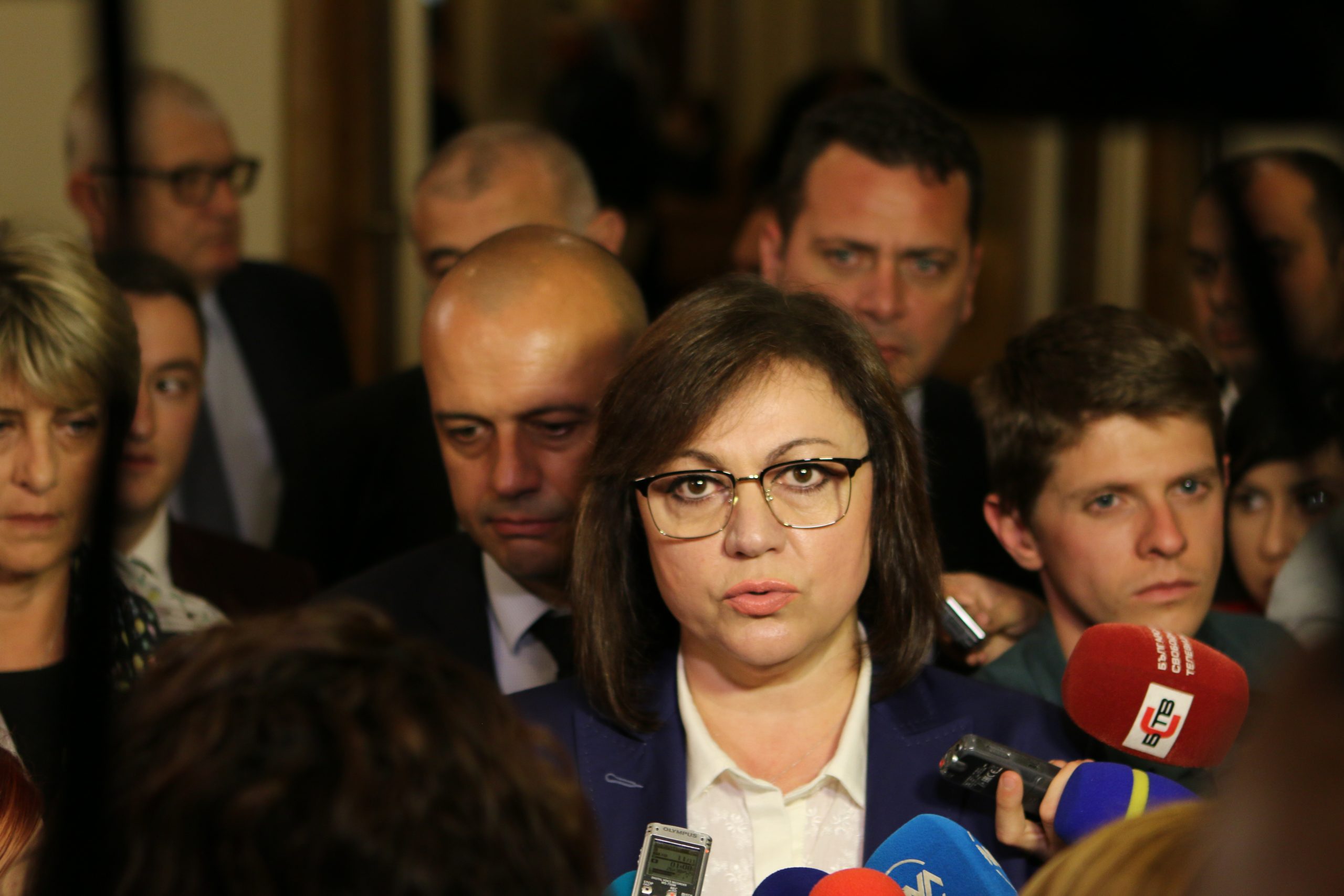 Парламент Корнелия Нинова БСП