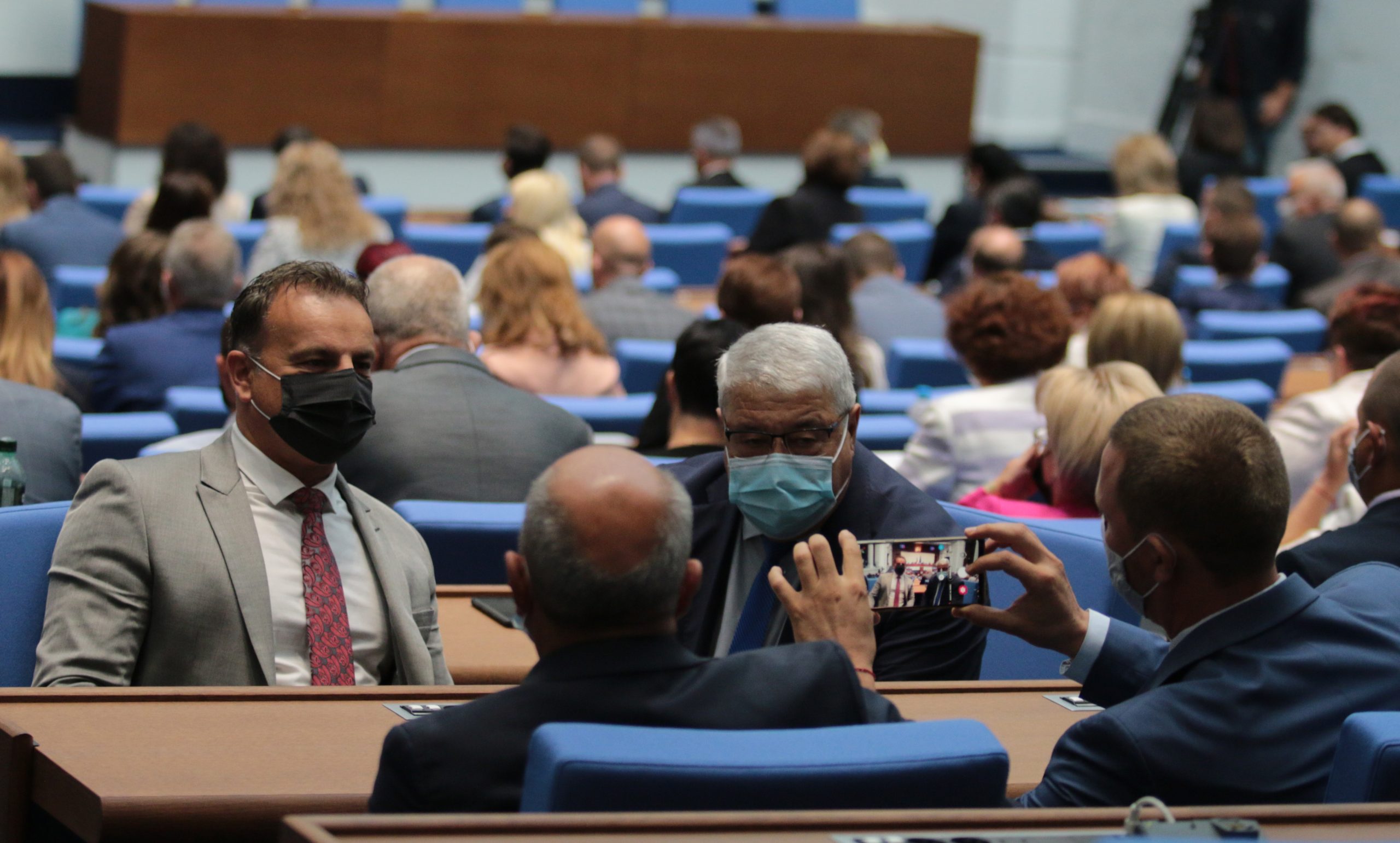 Парламент депутати