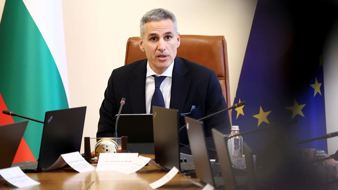 Премиерът Андрей Гюров критикува харченето в здравната система