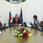 Служебното правителство изроди правилника