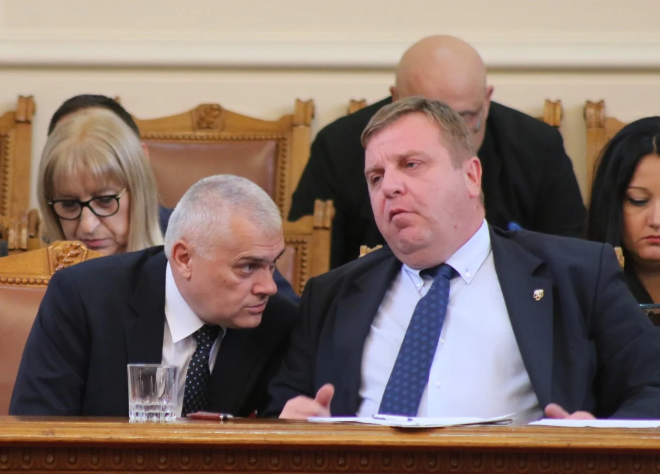 Парламент вот на недоверие Валентин Радев Красимир Каракачанов