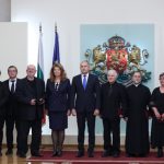 Президентът Радев връчи държавни отличия на шестима българи.