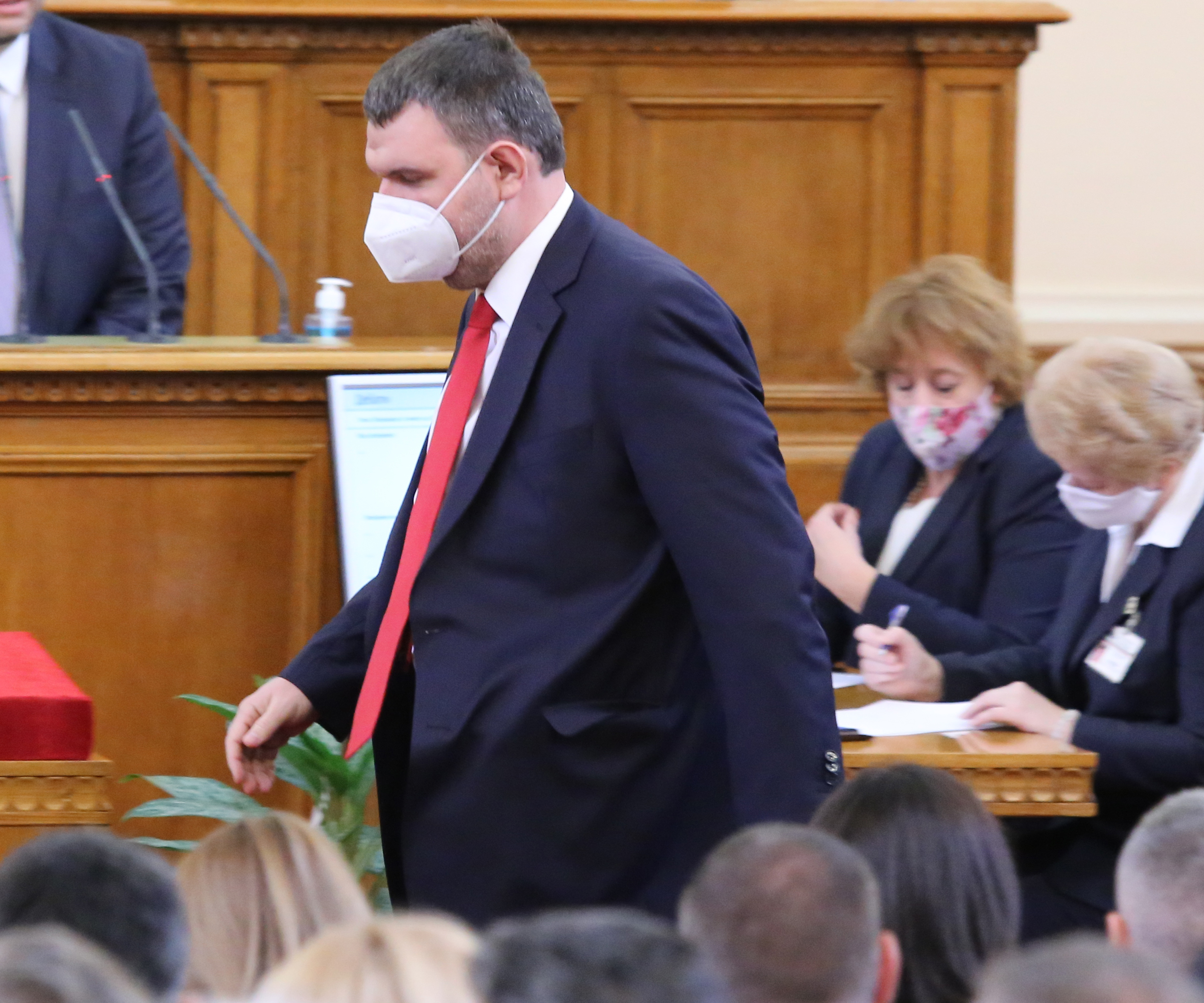Парламент Делян Пеевски