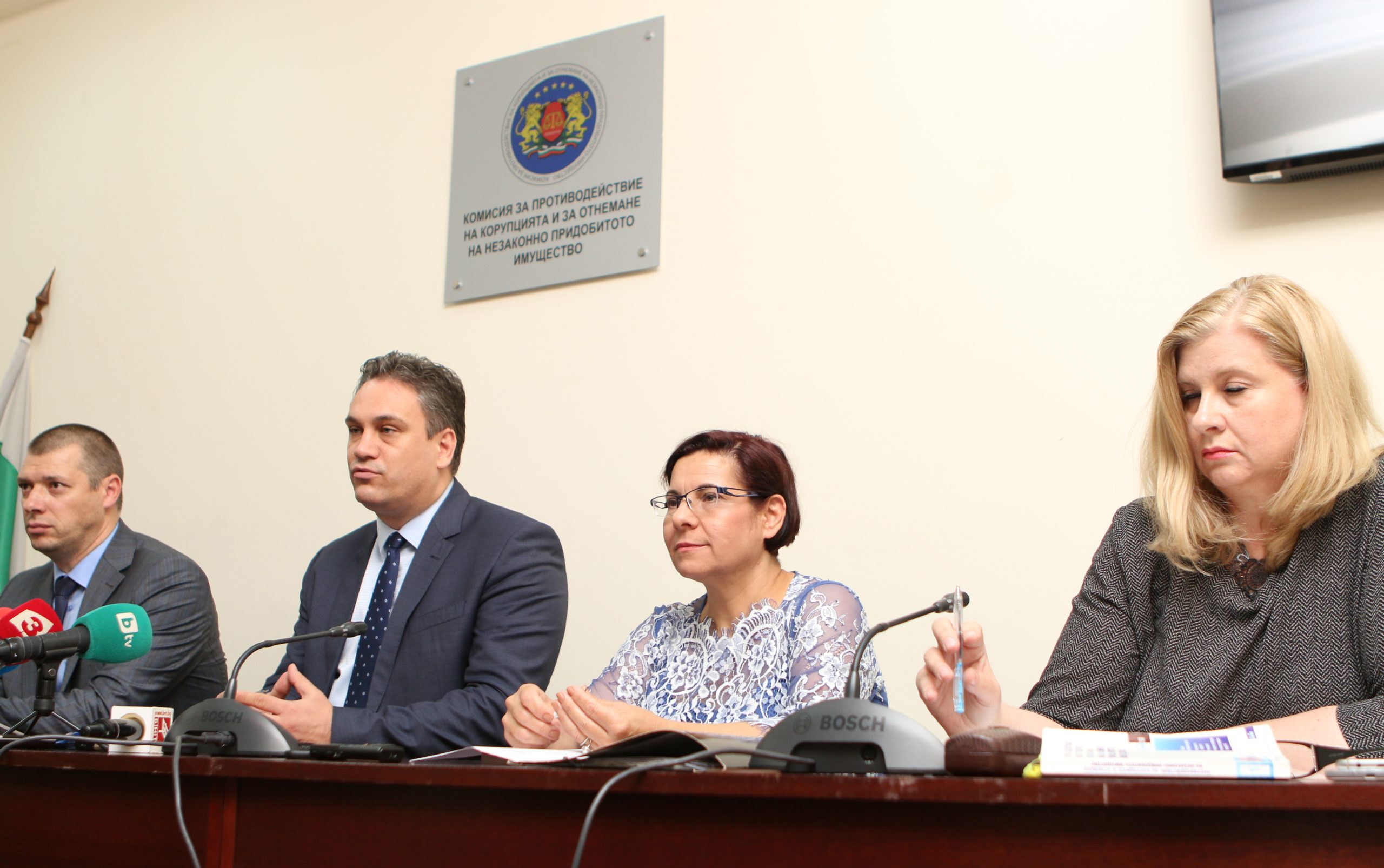 Пресконференция комисия за противодействие на корупцията Антон Томов Славчев   Пламен Георгиев Димитров Силвия Русанова Къдрева