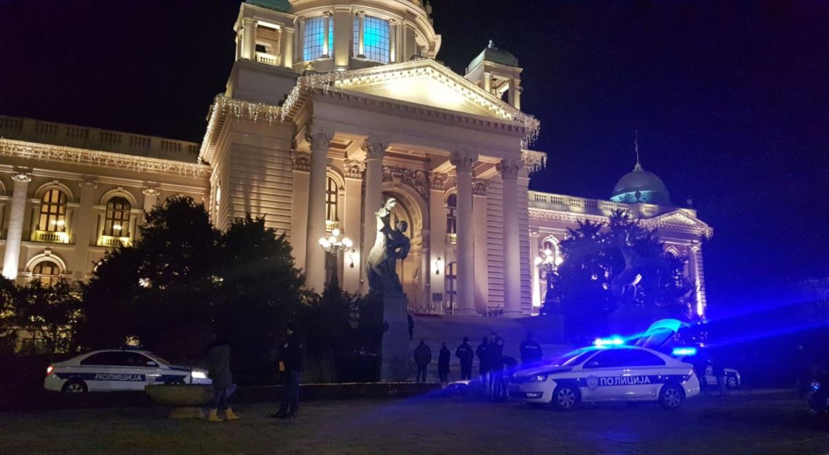 сръбски парламент белград самоубийство