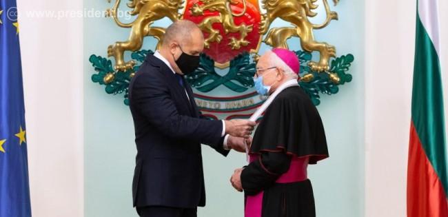 Монсеньор Анселмо Пекорари