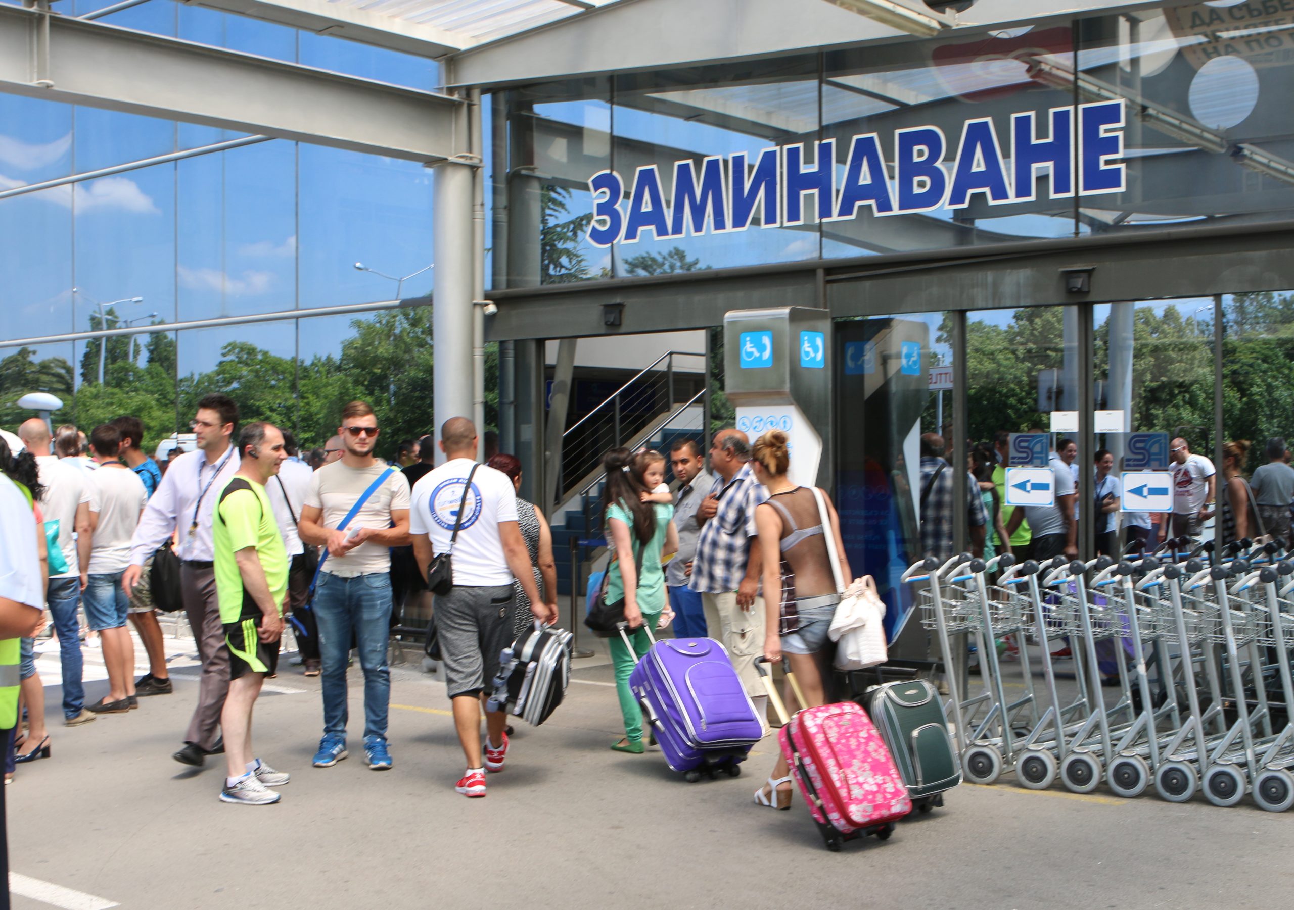 Летище София Терминал 1 пътници