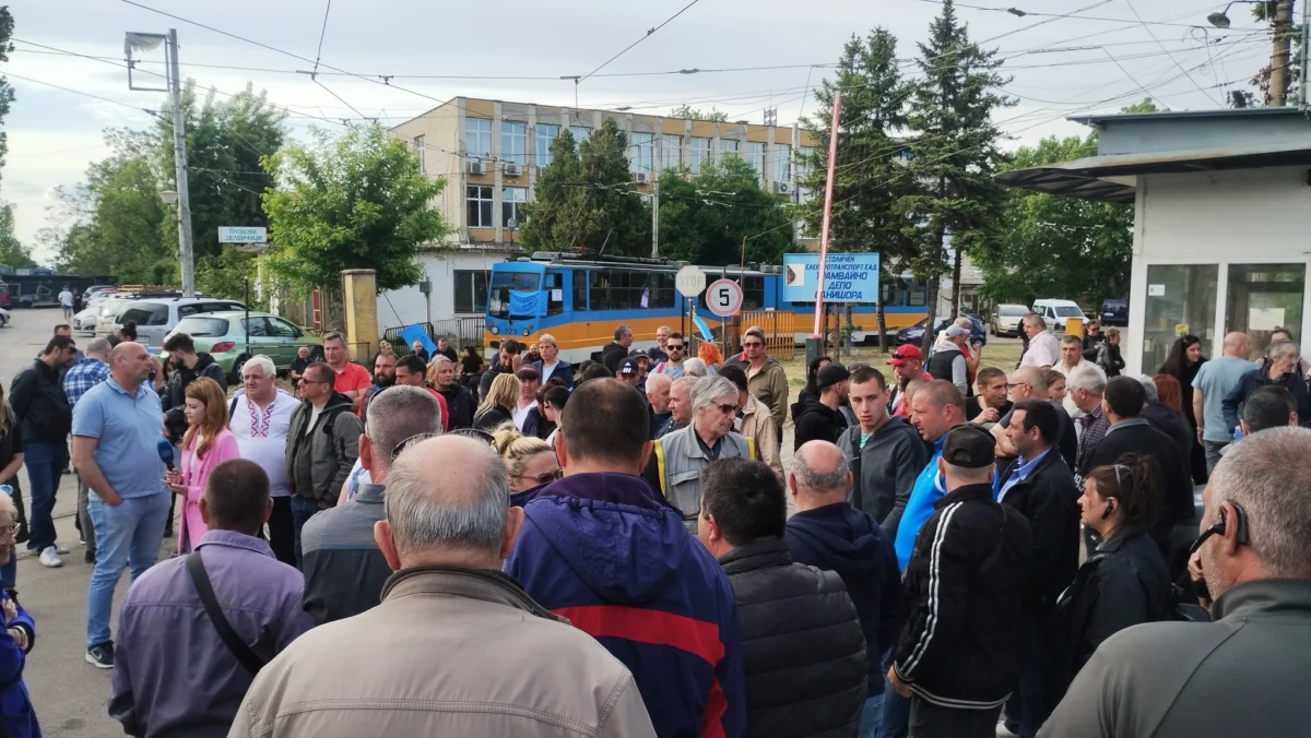 Стачкуващите заплашват да оставят София без транспорт и през уикенда