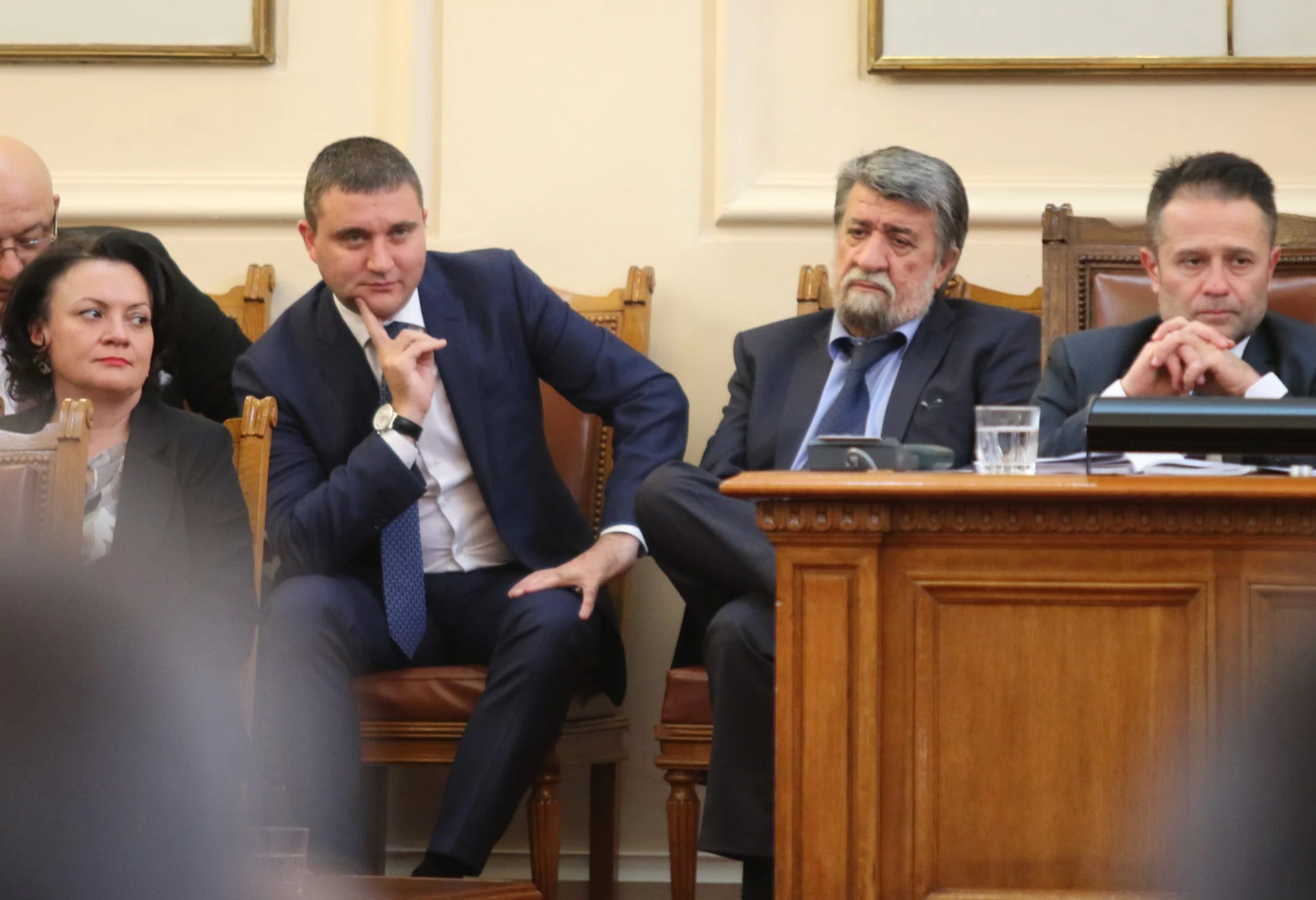 Парламент оставка на правителството на Бойко Борисов