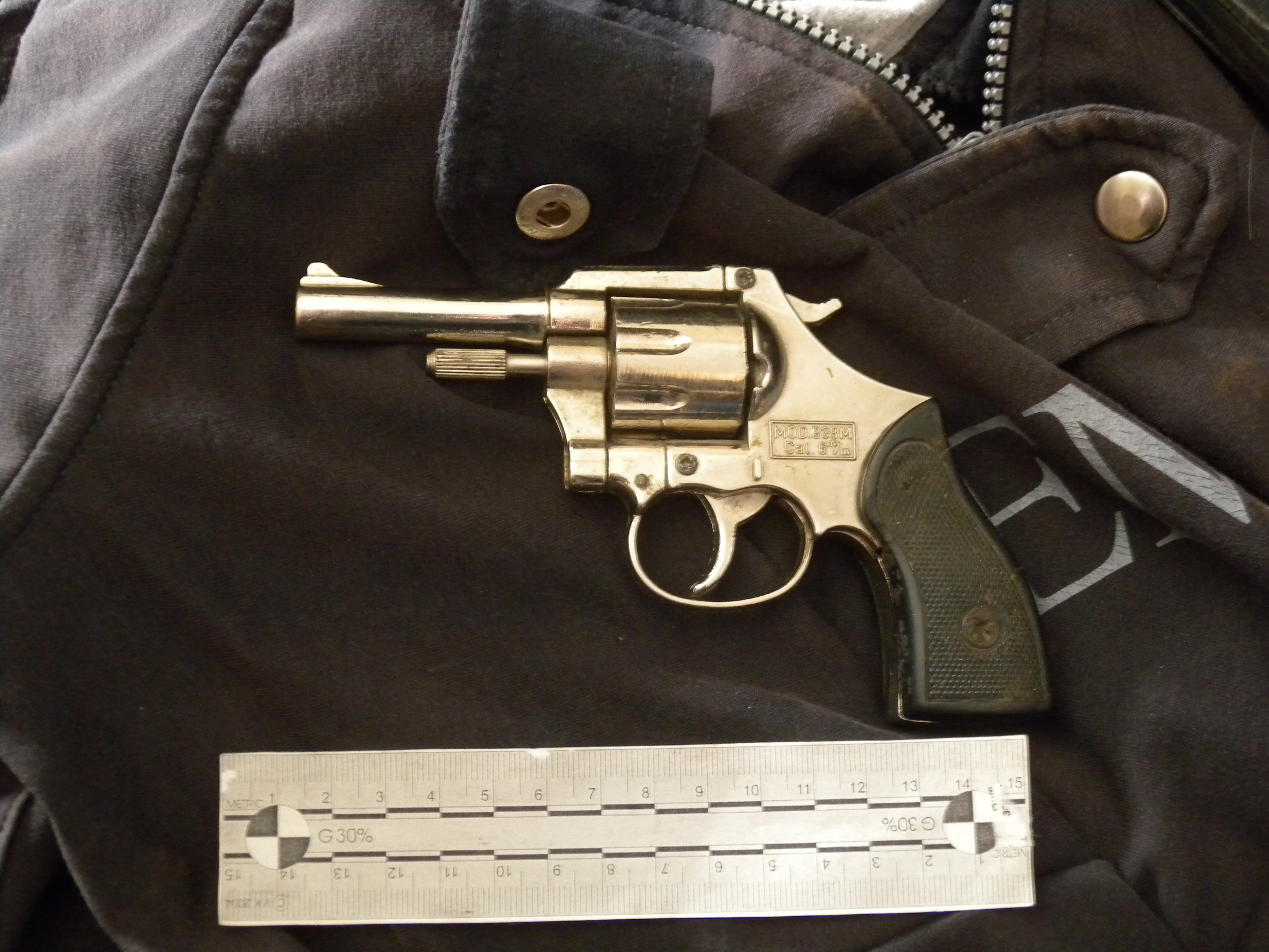 незаконен револвер