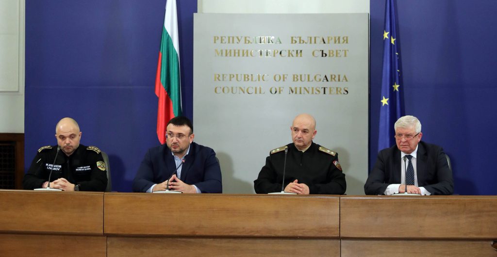 брифинг на Националния оперативен щаб Младен Маринов Мутафчийски Кирил Ананиев