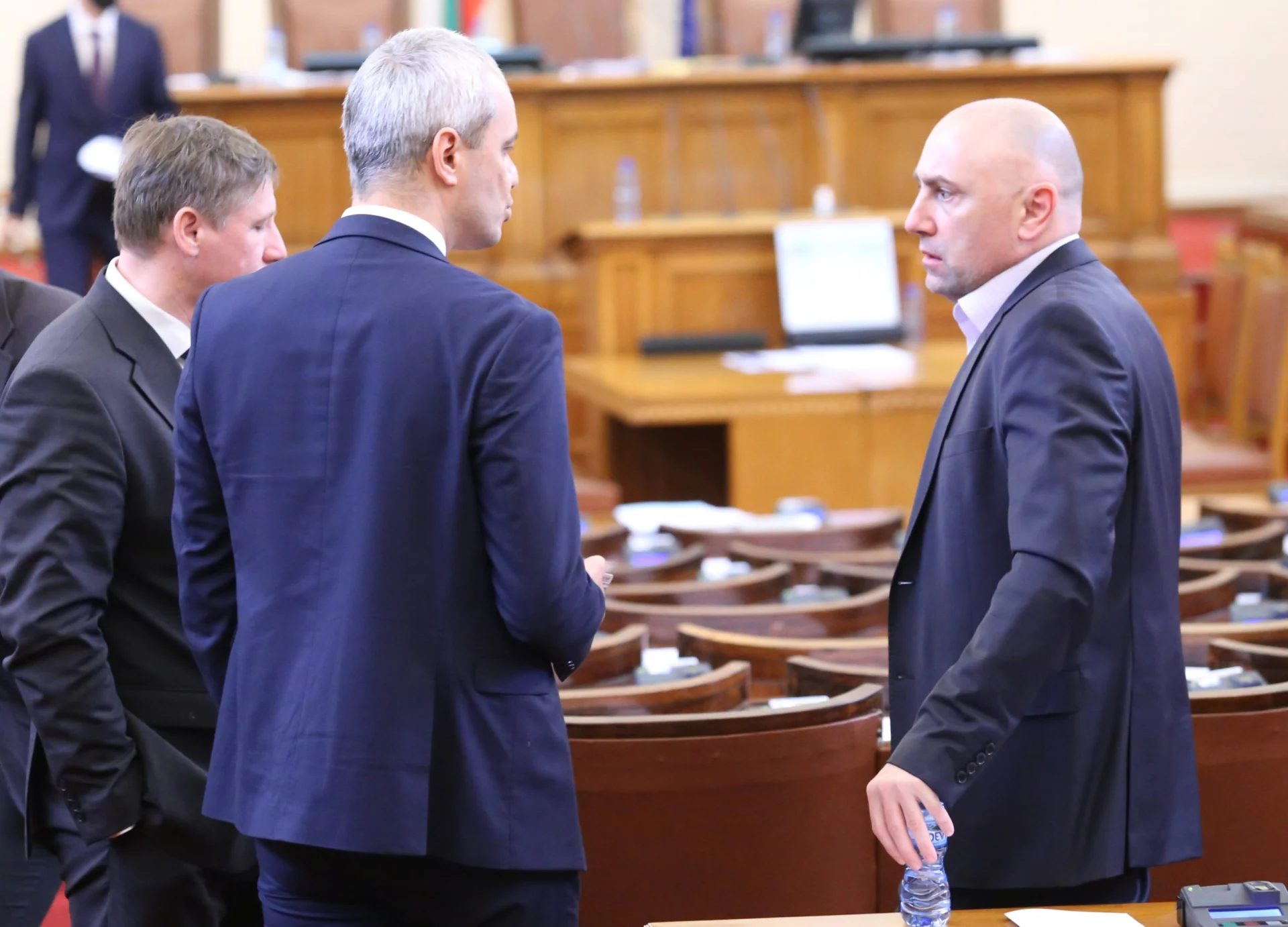 Парламент Костадин Костадинов
