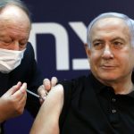 Бенямин Нетаняху пръв се ваксинира в Израел