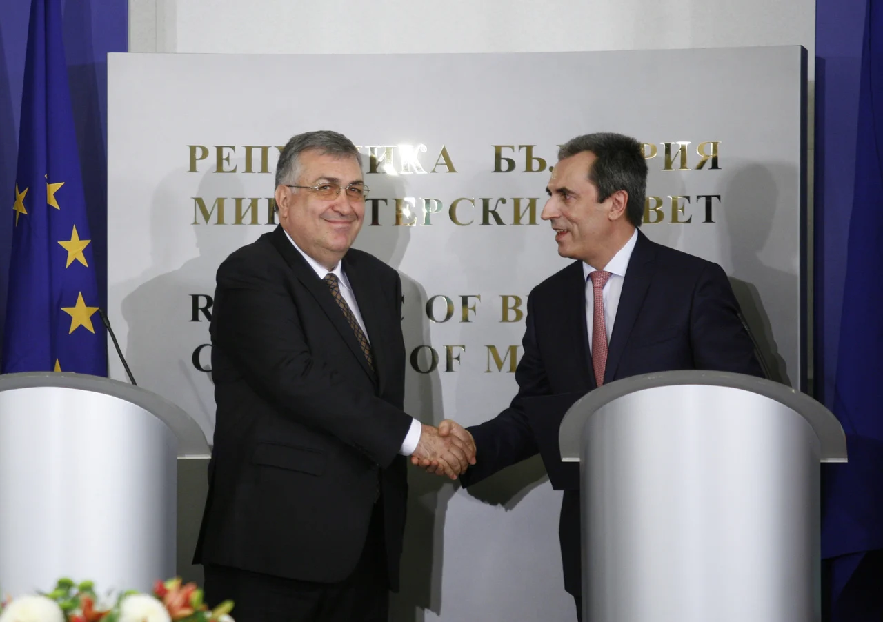 Министерски съвет Церемония по посрещане на служебното правителство на Република България.Пламен Орешарски - бивш министър-председателГеорги Близнашки - министър - председател на служебното правителство