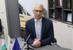 Николай Денков