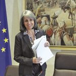 Вицепрезидентът Маргарита Попова ще решава кой инвеститор да стане българин.