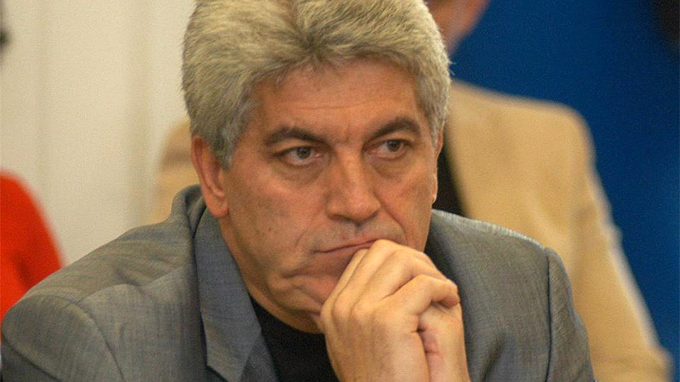 Виктор Серов