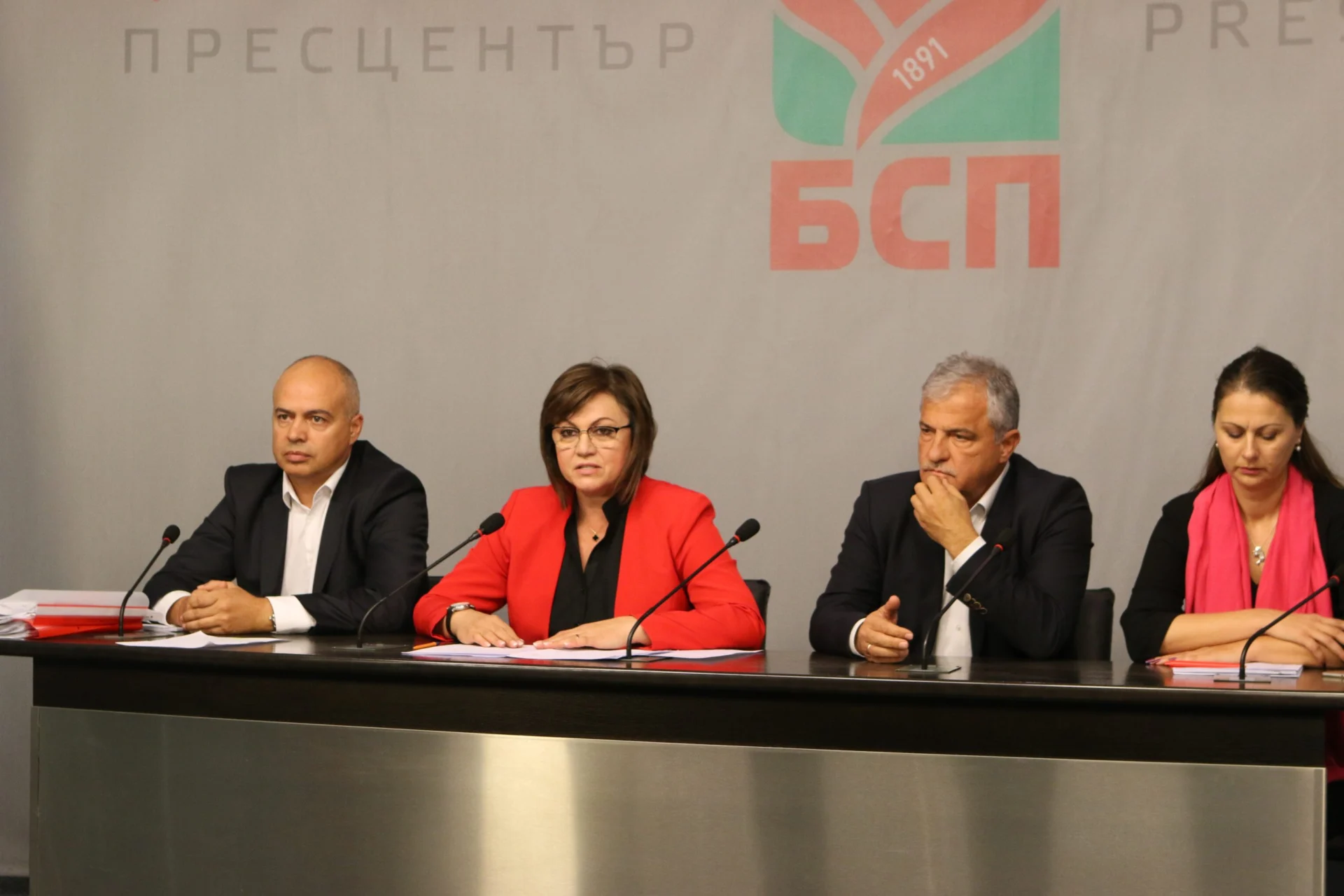 Пресконференция на БСП Корнелия Нинова