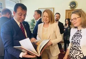 Кметовете на София Йорданка Фандъкова и на Истанбул Екрем Имамоглу