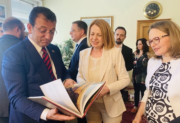 Кметовете на София Йорданка Фандъкова и на Истанбул Екрем Имамоглу