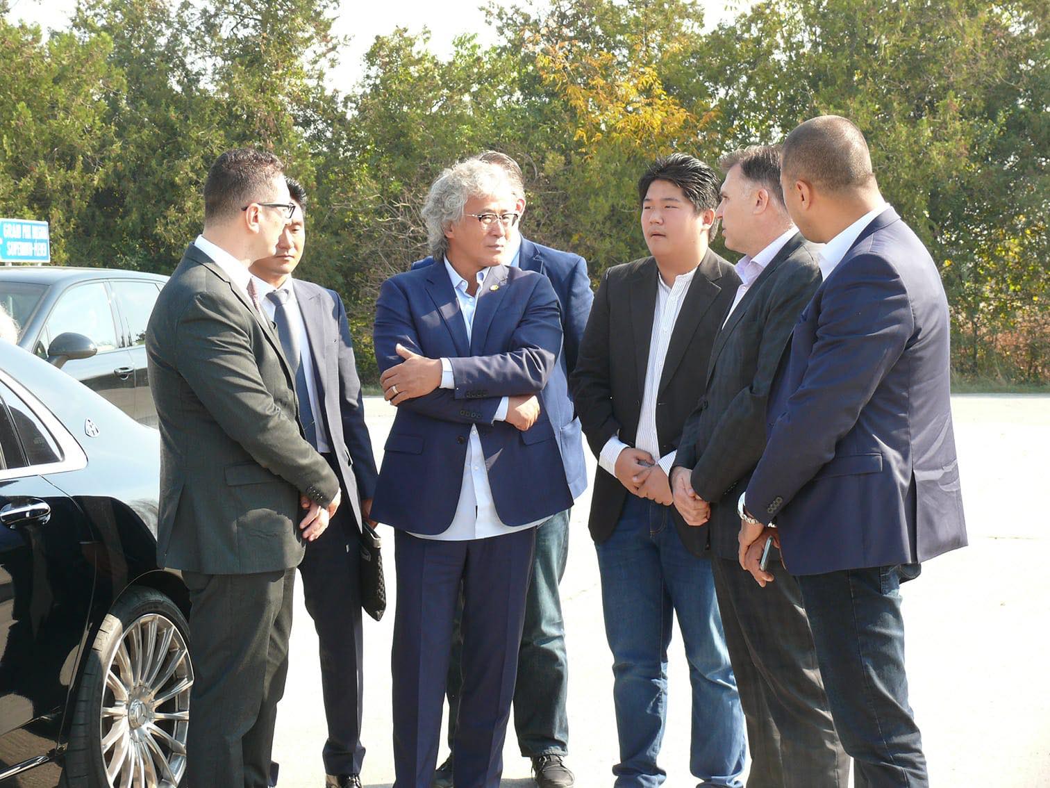 Плевен южнокорейският инвеститор и производител на електромобили Сеонг Хо Банг