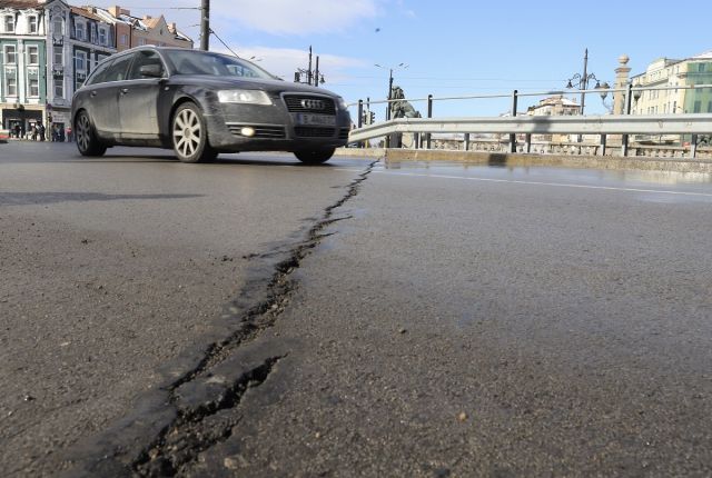 асфалт на лъвов мост