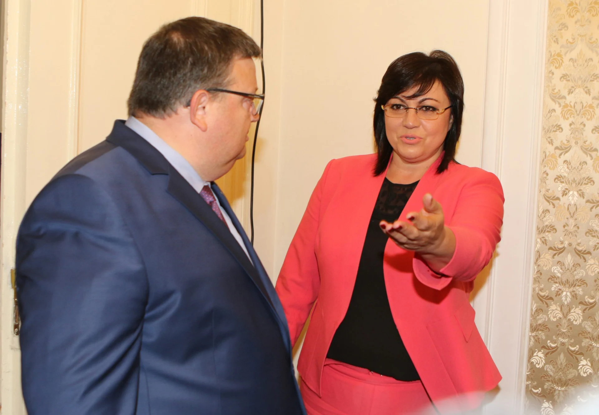 Парламент Среща на Корнелия Нинова със Сотир Цацаров