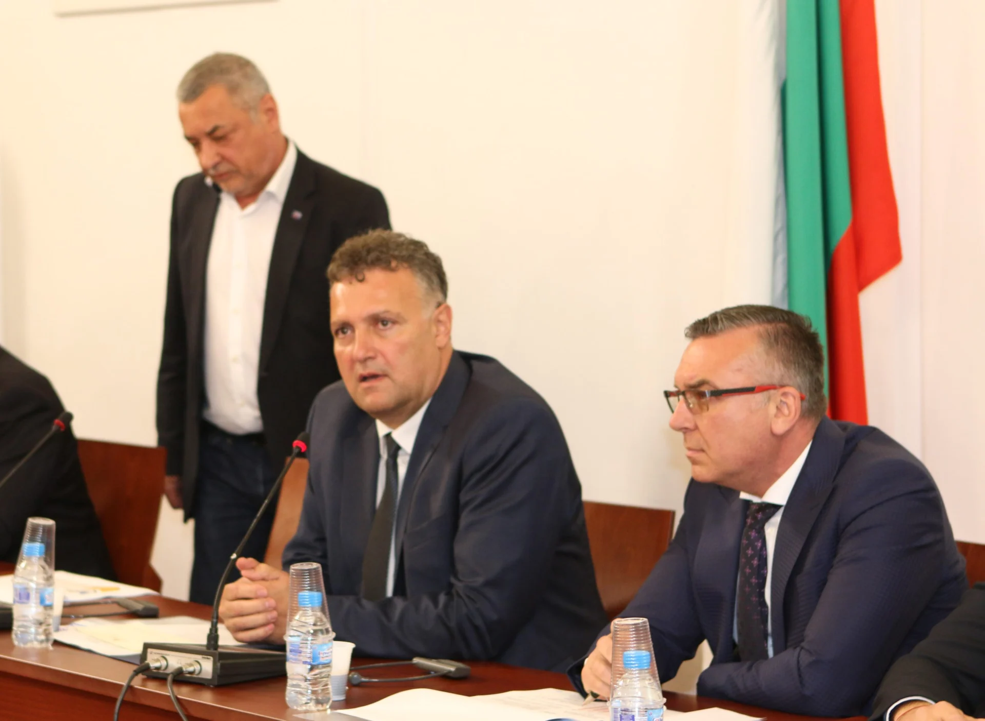 Парламент Кръгла маса комисия по енергетика концепция на реализацията на газов хъб Балкан Валери Симеонов Валентин Николов