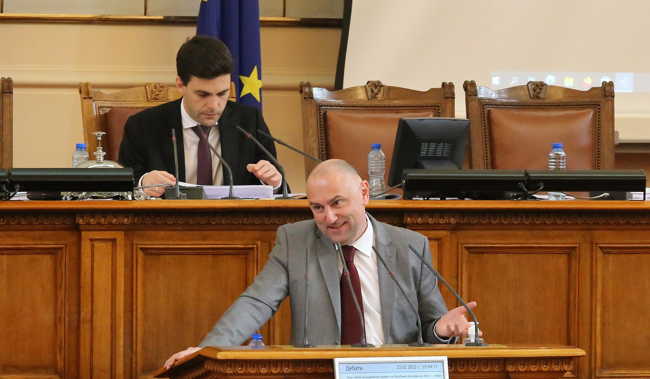 Парламент бюджет 2022  Любомир Каримански