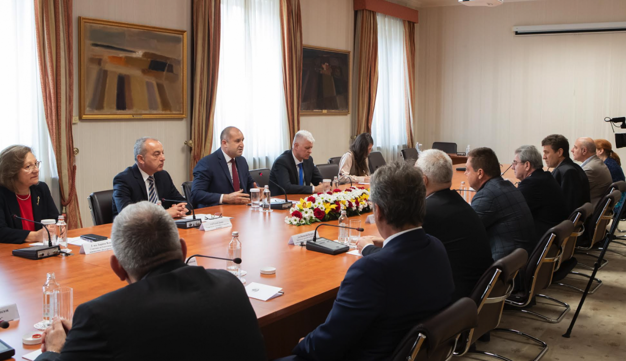 Президентът Румен Радев на среща с представители на съсловни организации в системата на здравеопазването и мениджъри на болници в Световния ден на здравето – 7 април