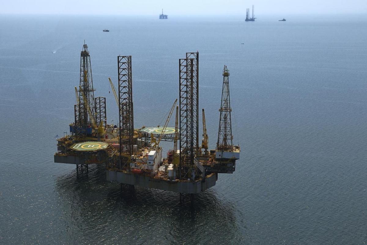 нефтена сонда
