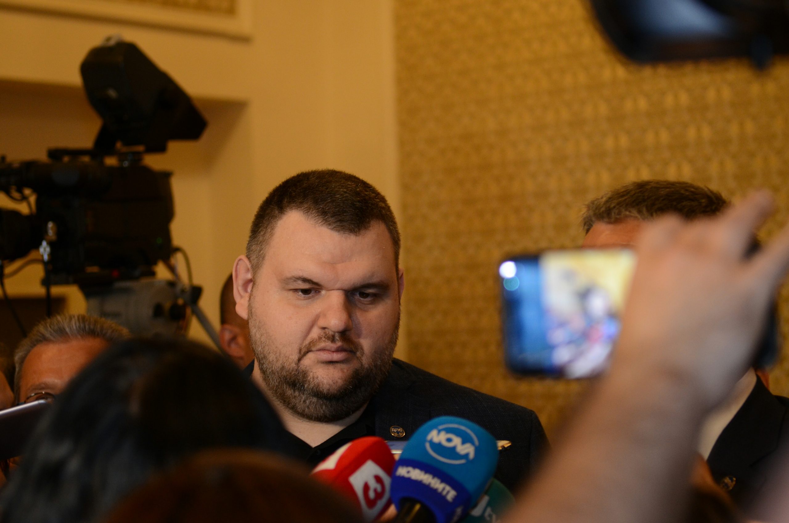 Парламент Делян Пеевски