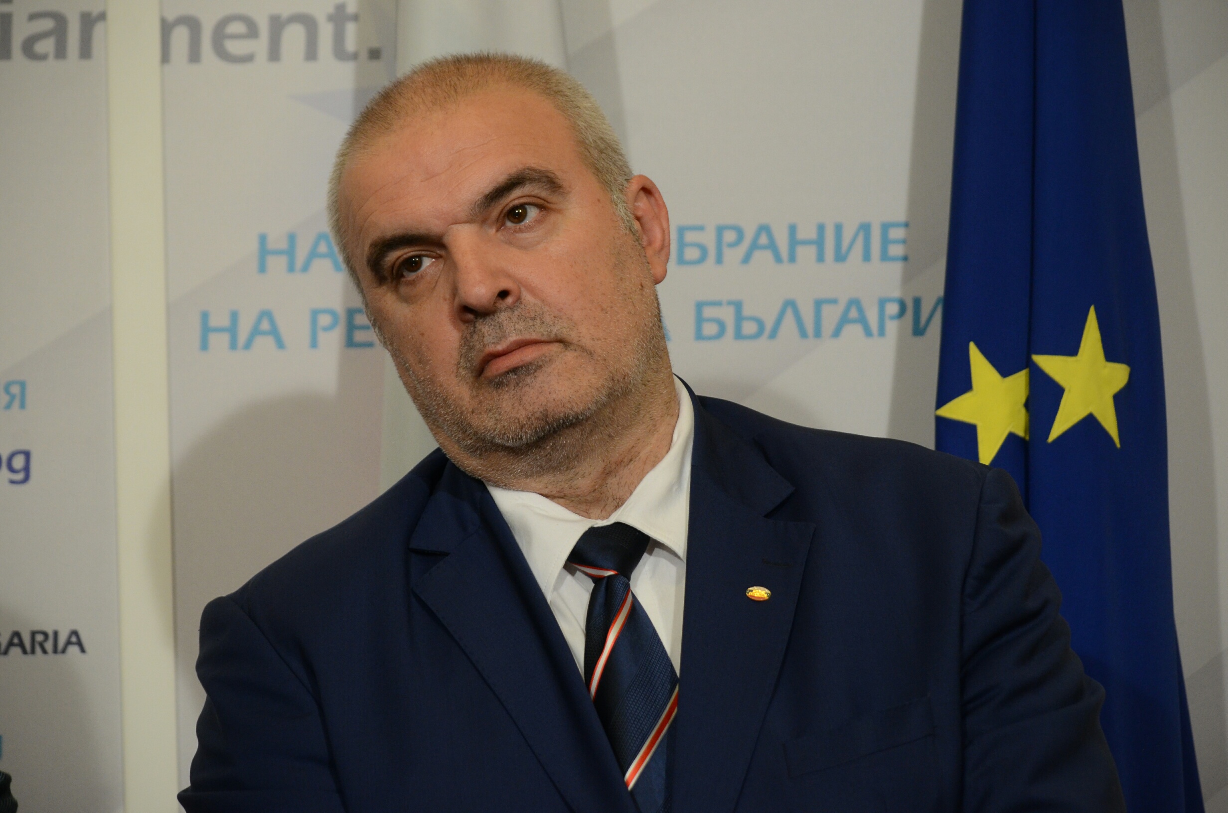 Парламент трибунка ГЕРБ Маноил Манев