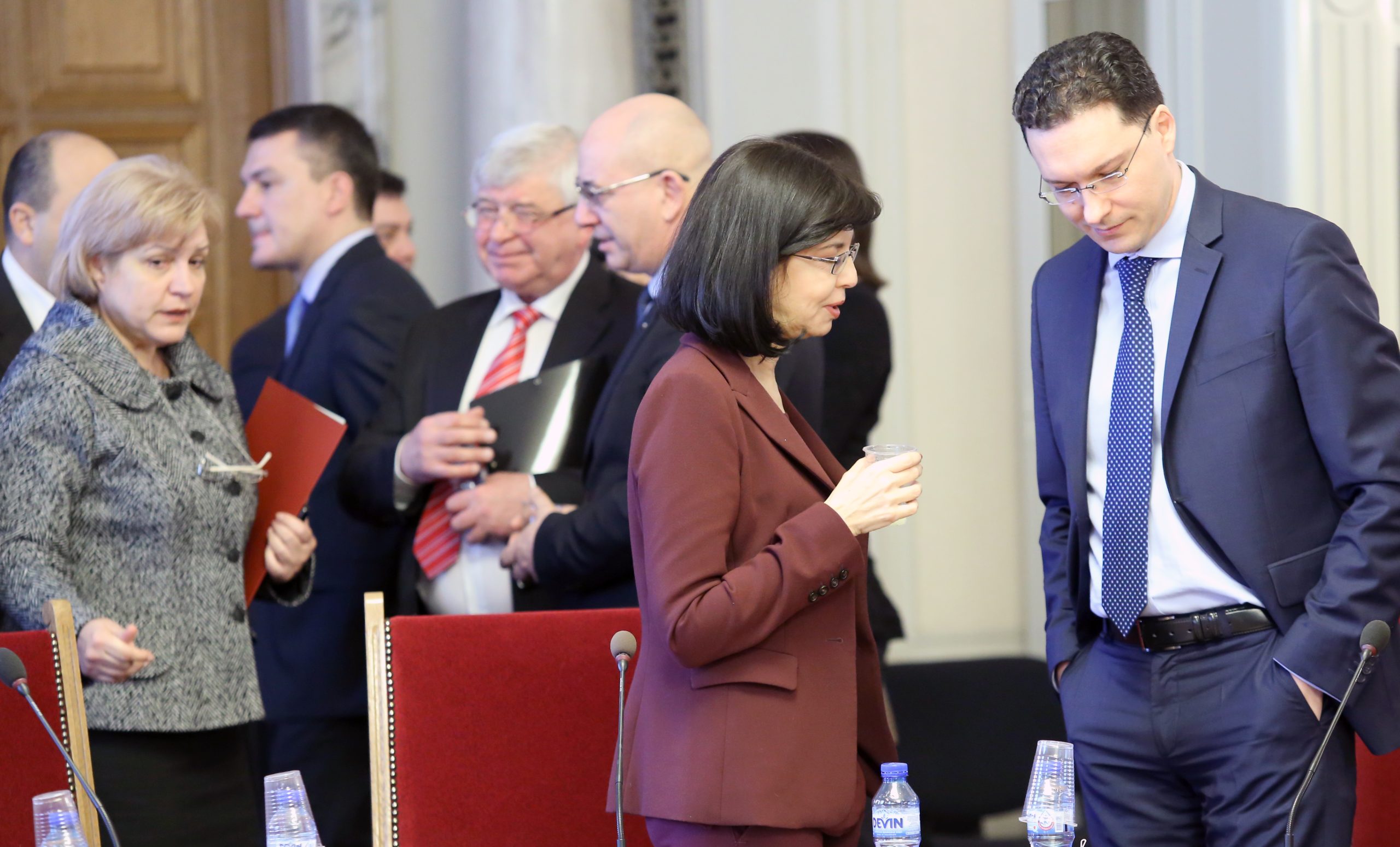Парламент комисия по бюджет и финанси