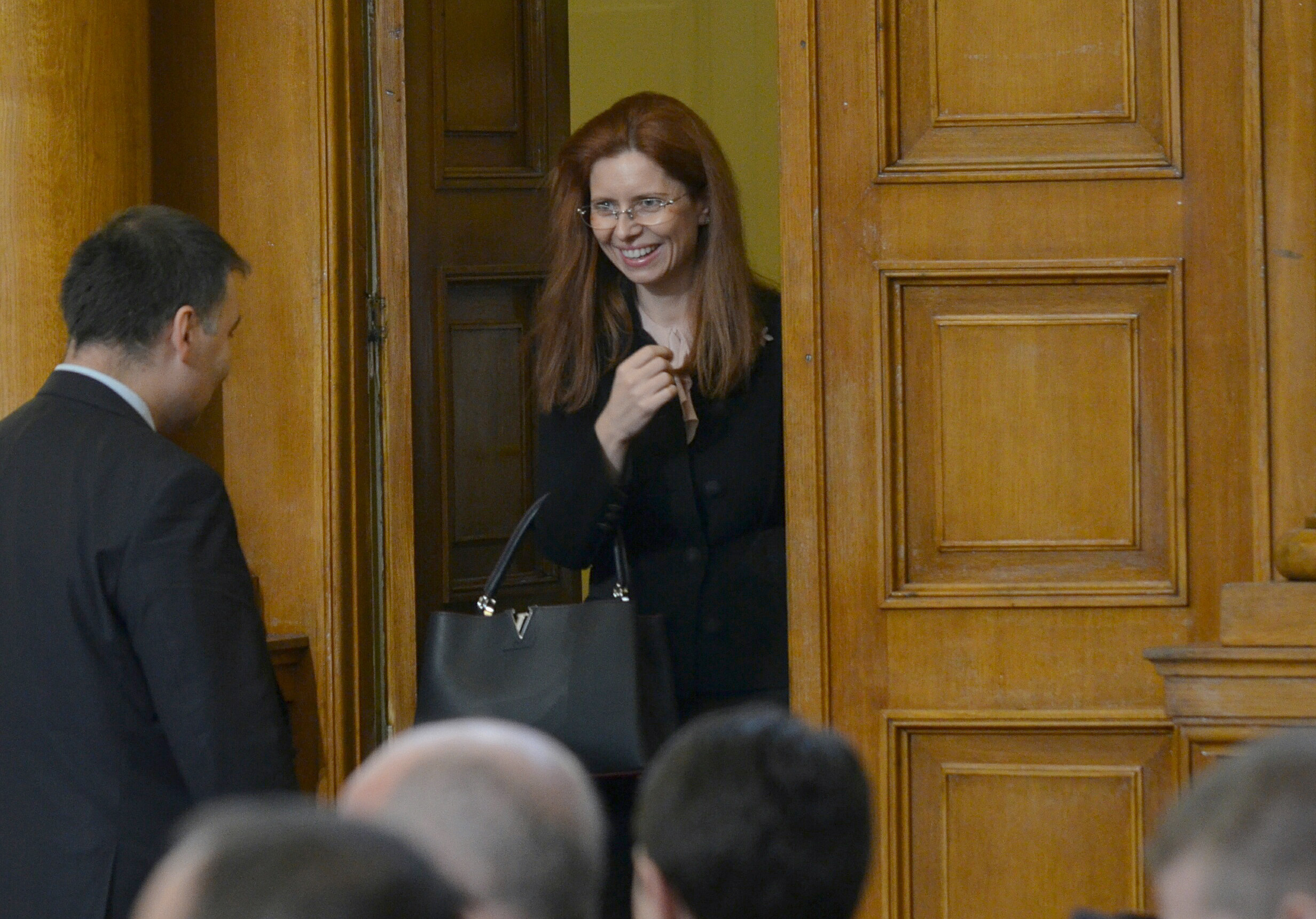 Парламент Ралица Агайн