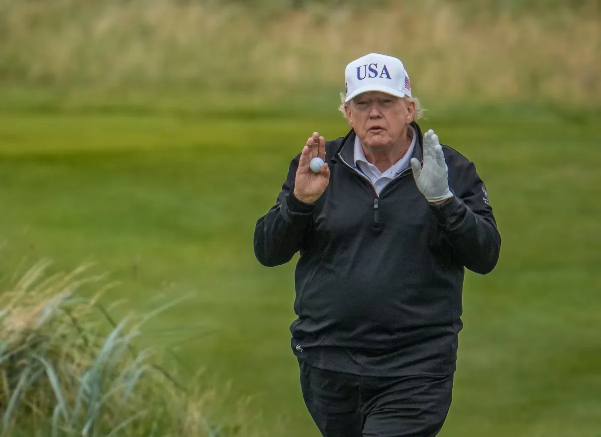 Доналд Тръмп заяви че може да си присъди 1 милиард