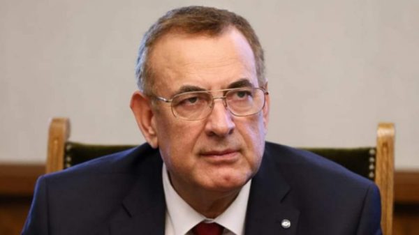 ДПС на Доган поиска прекратяване на всички процедури за попълване на регулаторите