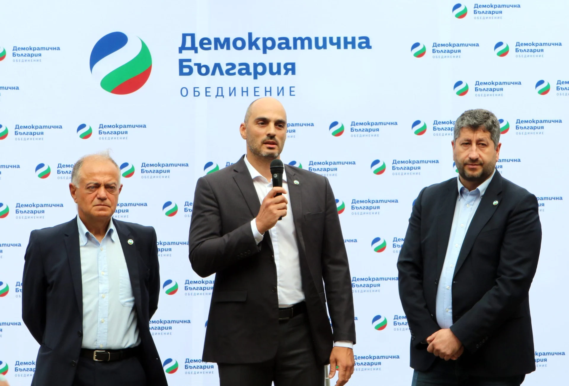 Демократична българия представи кандидаткмета си Борислав Игнатов