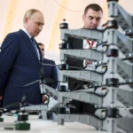 Работници от Северна Корея с фалшиви студентски визи сглобяват дронове за Русия